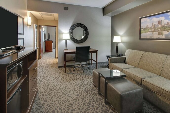 Imagen de la habitación del Hotel Drury Plaza Savannah Pooler. Foto 12
