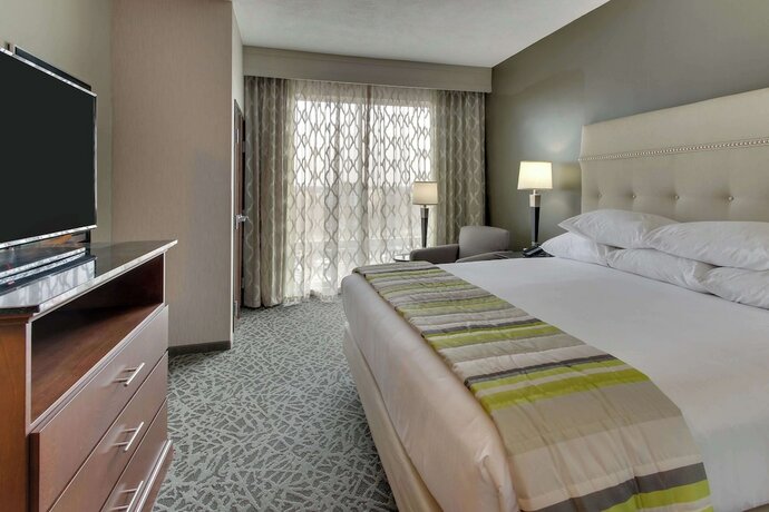 Imagen de la habitación del Hotel Drury Plaza Savannah Pooler. Foto 13