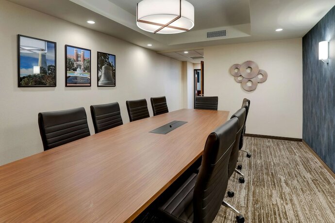 Imagen general del Hotel Drury Plaza Tallahassee. Foto 5