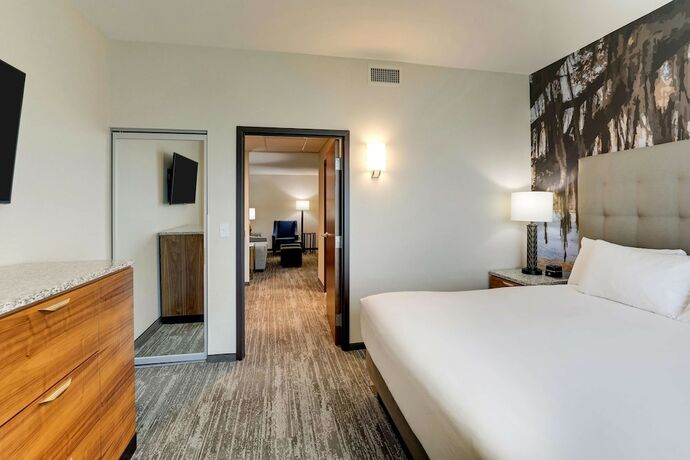 Imagen de la habitación del Hotel Drury Plaza Tallahassee. Foto 12
