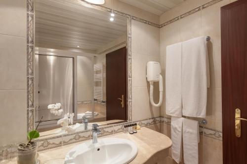 Imagen de la habitación del Hotel Drustar. Foto 17