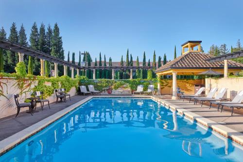Imagen de la piscina del Hotel Dry Creek Inn MOD Collection by Sonesta. Foto 10