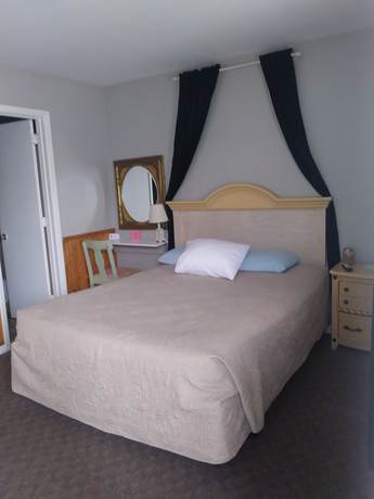 Imagen de la habitación del Hotel Dry Dock Inn. Foto 17