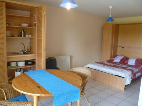 Imagen de la habitación del Hotel Dry Les Courtis. Foto 16