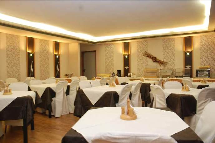 Imagen del bar/restaurante del Hotel Dryas. Foto 2