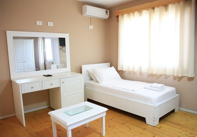 Imagen de la habitación del Hotel Drymades Resort, Himar&euml;. Foto 16