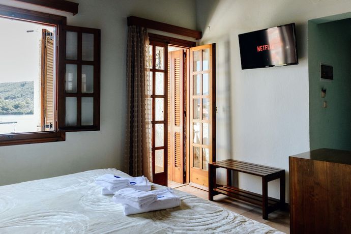 Imagen de la habitación del Hotel Drymna. Foto 15