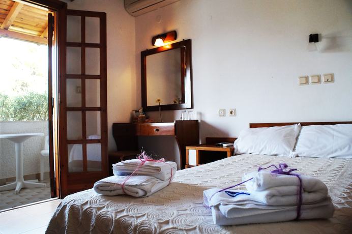Imagen de la habitación del Hotel Drymna. Foto 17