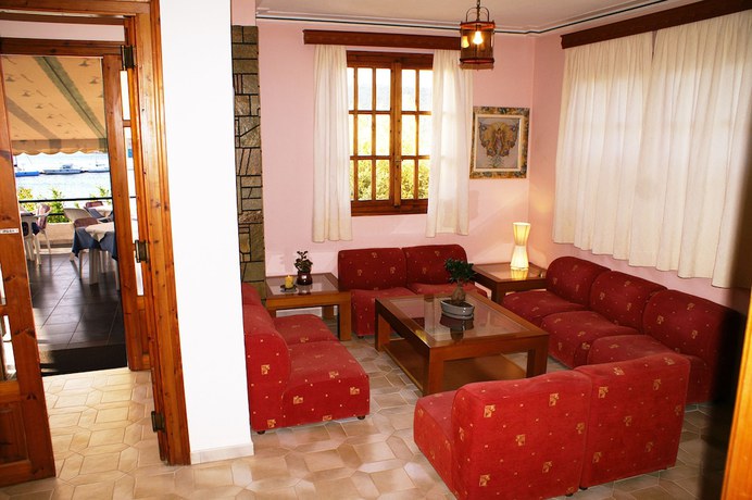 Imagen de los interiores del Hotel Drymna. Foto 20