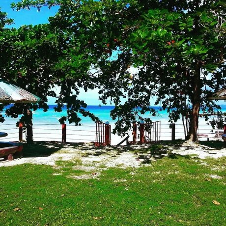 Imagen general del Hotel D's Ocean View Beach Resort. Foto 1