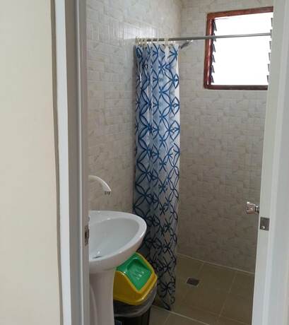 Imagen de la habitación del Hotel D's Ocean View Beach Resort. Foto 17
