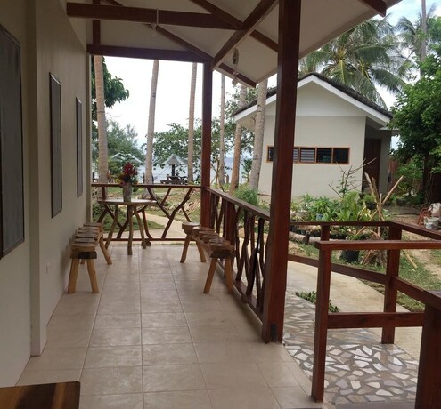 Imagen de la habitación del Hotel D's Ocean View Beach Resort. Foto 23