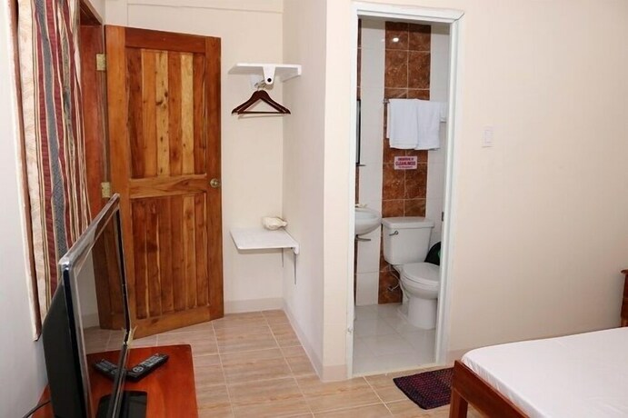 Imagen de la habitación del Hotel D's Ocean View Beach Resort. Foto 24