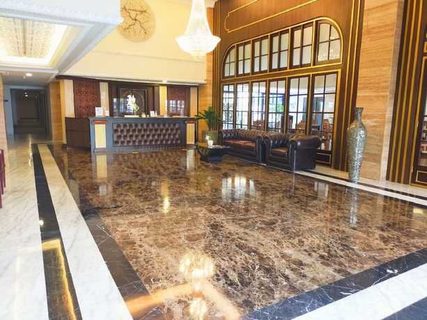 Imagen de los interiores del Hotel D'senopati Malioboro Grand. Foto 15
