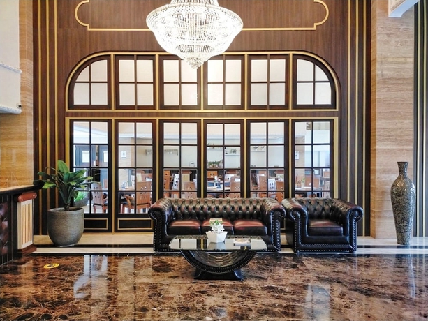Imagen de los interiores del Hotel D'senopati Malioboro Grand. Foto 16