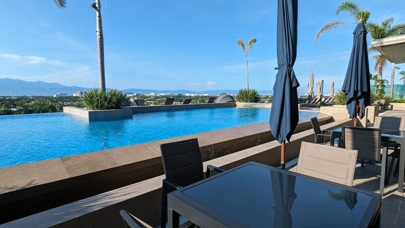Imagen de la piscina del Hotel D'toscana Resedencial. Foto 21