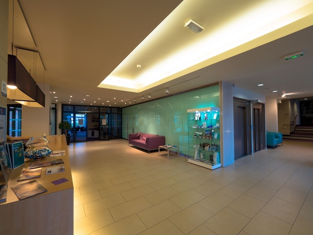 Imagen de los interiores del Hotel Du Casino. Foto 16