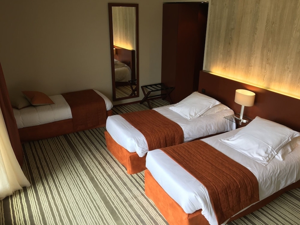 Imagen de la habitación del Hotel Du Casino. Foto 15