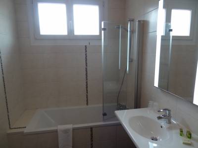 Imagen de la habitación del Hotel Du Centre Bien-etre. Foto 3