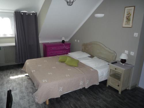 Imagen de la habitación del Hotel Du Centre. Foto 5