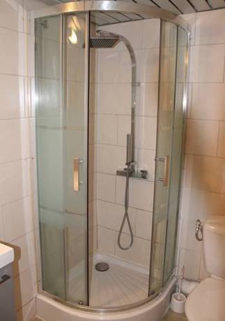 Imagen de la habitación del Hotel Du Centre Luc&eacute; Chartres. Foto 3