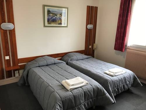 Imagen de la habitación del Hotel Du Centre Luc&eacute; Chartres. Foto 4