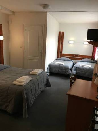 Imagen de la habitación del Hotel Du Centre Luc&eacute; Chartres. Foto 6