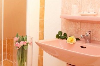 Imagen de la habitación del Hotel Du Centre, Pierrelatte. Foto 8