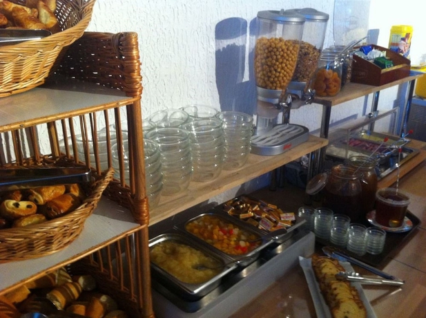 Imagen del bar/restaurante del Hotel Du Château, Alvignac. Foto 7