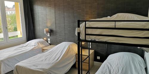 Imagen de la habitación del Hotel Du Cheval Blanc. Foto 9