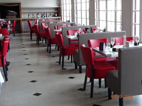 Imagen general del Hotel Du Cheval Blanc. Foto 6