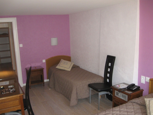 Imagen de la habitación del Hotel Du Cheval De Bronze. Foto 16