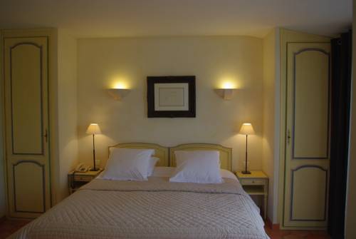 Imagen de la habitación del Hotel Du C&ocirc;t&eacute; Des Olivades. Foto 3