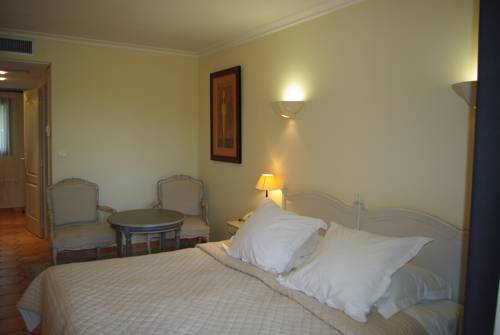 Imagen de la habitación del Hotel Du C&ocirc;t&eacute; Des Olivades. Foto 11