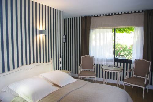 Imagen de la habitación del Hotel Du C&ocirc;t&eacute; Des Olivades. Foto 12