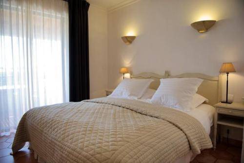 Imagen de la habitación del Hotel Du C&ocirc;t&eacute; Des Olivades. Foto 13