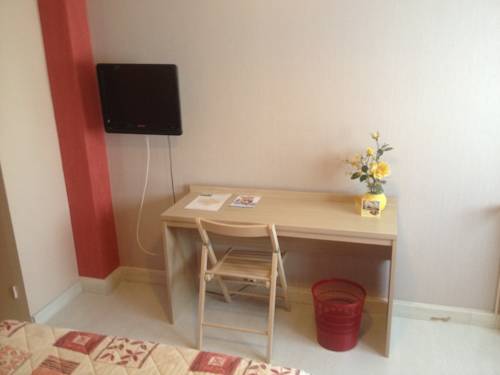 Imagen de la habitación del Hotel Du Commerce, CHOLET. Foto 2