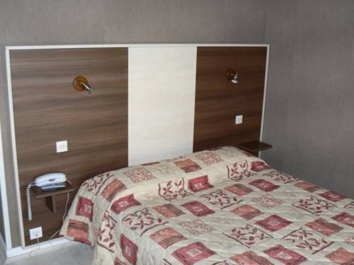 Imagen de la habitación del Hotel Du Commerce, CHOLET. Foto 9