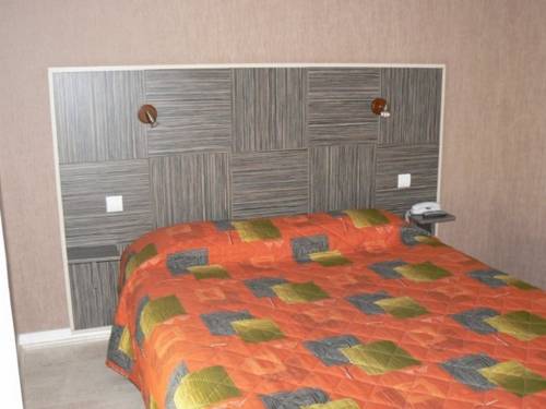Imagen de la habitación del Hotel Du Commerce, CHOLET. Foto 12