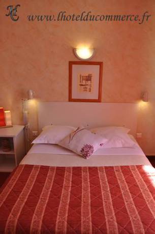 Imagen de la habitación del Hotel Du Commerce, LE CHATEAU D&acute;OLONNE. Foto 8