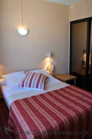 Imagen de la habitación del Hotel Du Commerce, LE CHATEAU D&acute;OLONNE. Foto 16