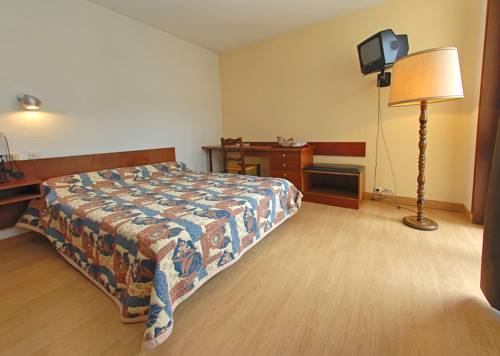 Imagen de la habitación del Hotel Du Commerce Logis De France. Foto 11