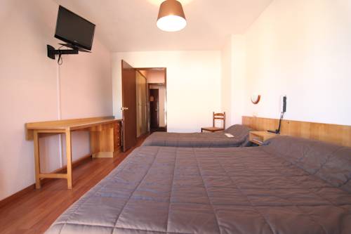 Imagen de la habitación del Hotel Du Commerce Logis De France. Foto 12