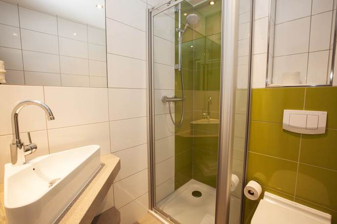 Imagen de la habitación del Hotel Du Commerce, Reuler. Foto 18