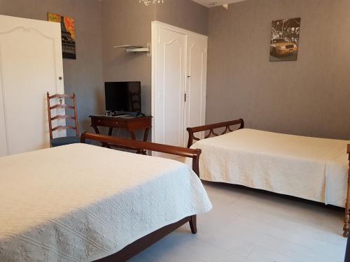 Imagen de la habitación del Hotel Du Commerce, Roumazieres-Loubert. Foto 4
