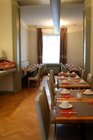 Imagen del bar/restaurante del Hotel Du Congres. Foto 3