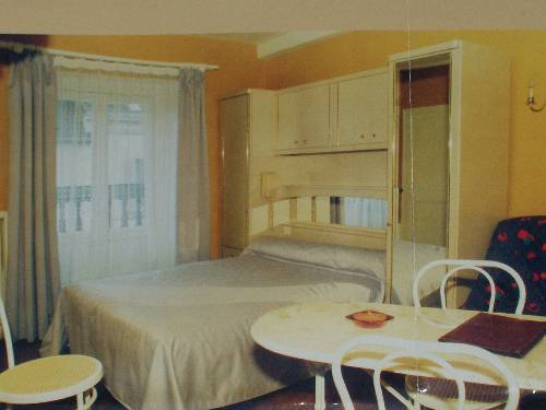 Imagen de la habitación del Hotel Du Cygne, AUXERRE. Foto 3