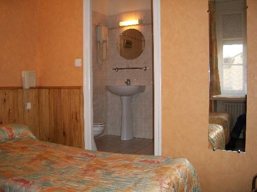Imagen de la habitación del Hotel Du Cygne, AUXERRE. Foto 5
