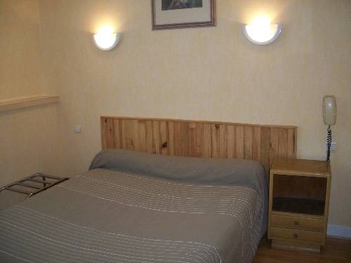 Imagen de la habitación del Hotel Du Cygne, AUXERRE. Foto 9