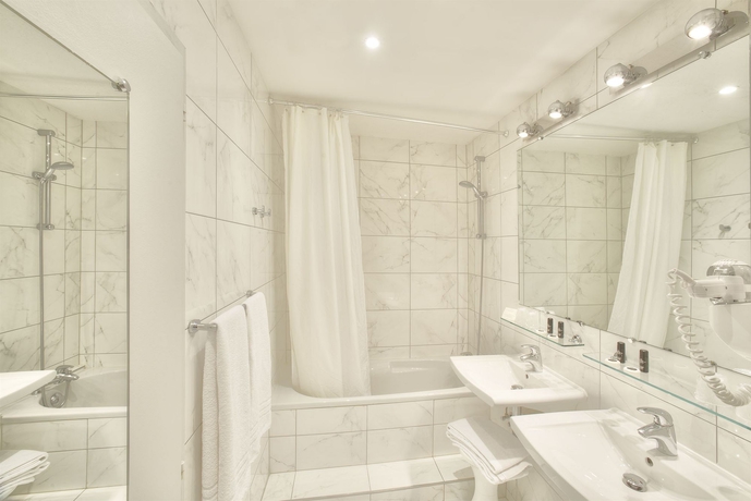 Imagen de la habitación del Hotel Du Dragon. Foto 3